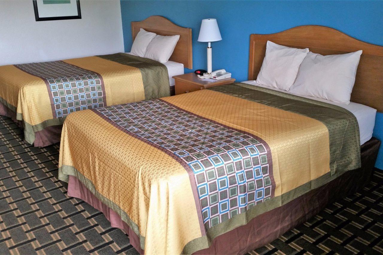 Motel 6 Elizabethtown Exterior photo