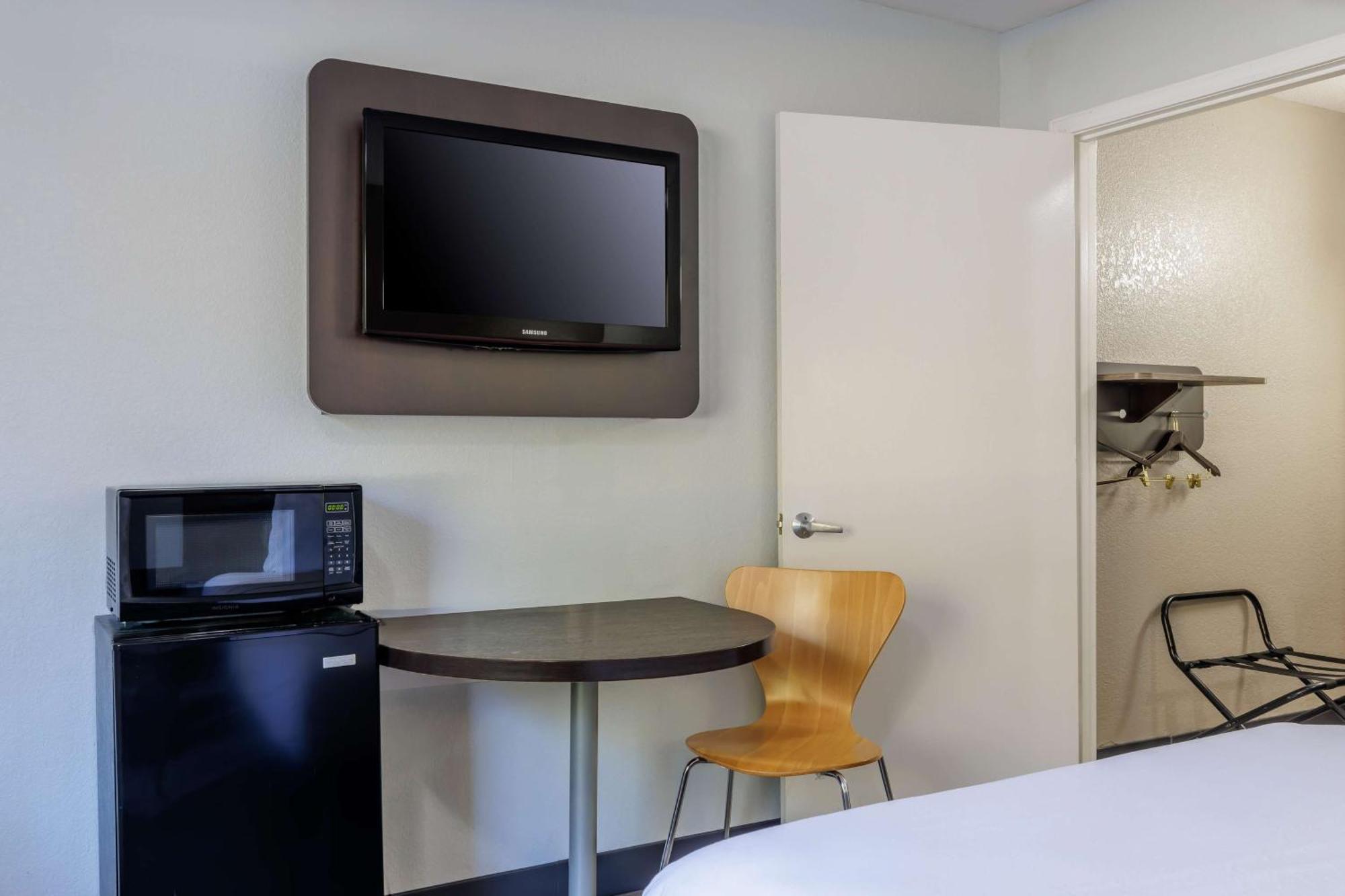 Motel 6 Elizabethtown Exterior photo